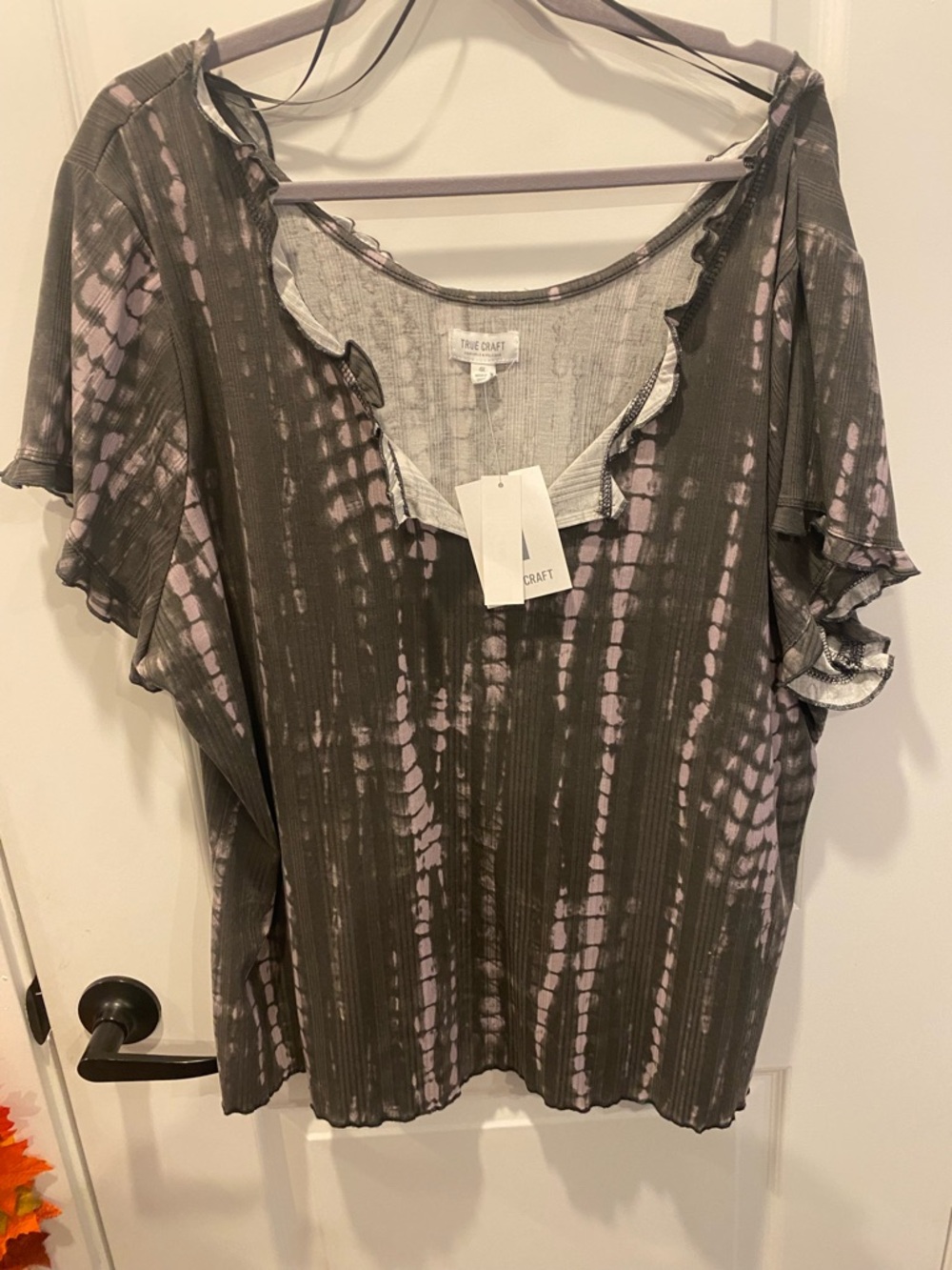 True Craft Gray & Pink Tie-Dye Ruffle V-Neck Short Sleeve Top